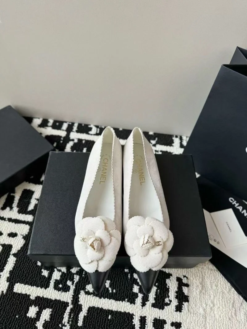 Chanel Flat Shoes WaterResistant 18218
