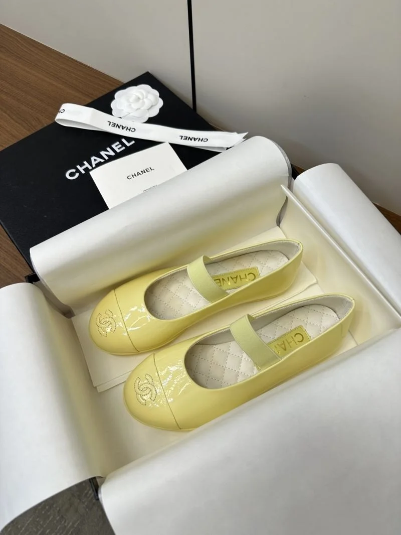 Chanel Flat Shoes Durable 18208