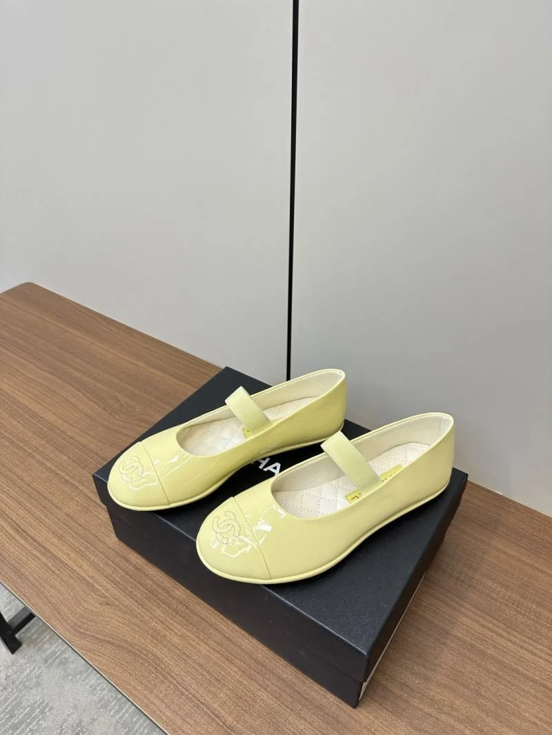 Chanel Flat Shoes Durable 18208