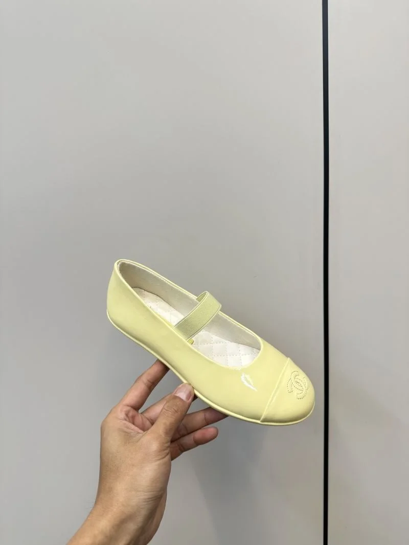 Chanel Flat Shoes Durable 18208