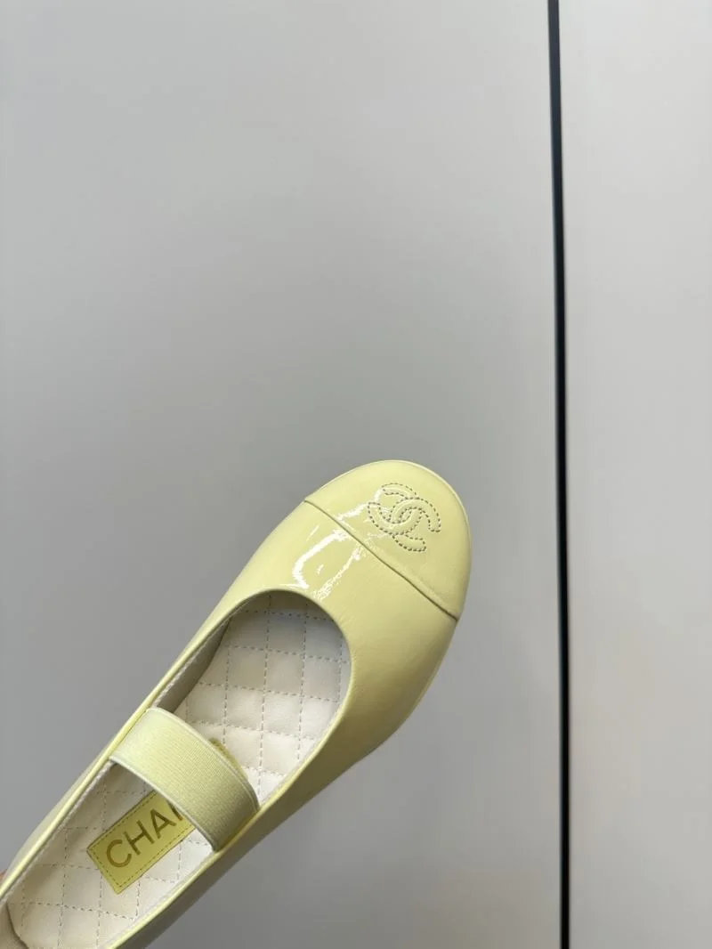 Chanel Flat Shoes Durable 18208