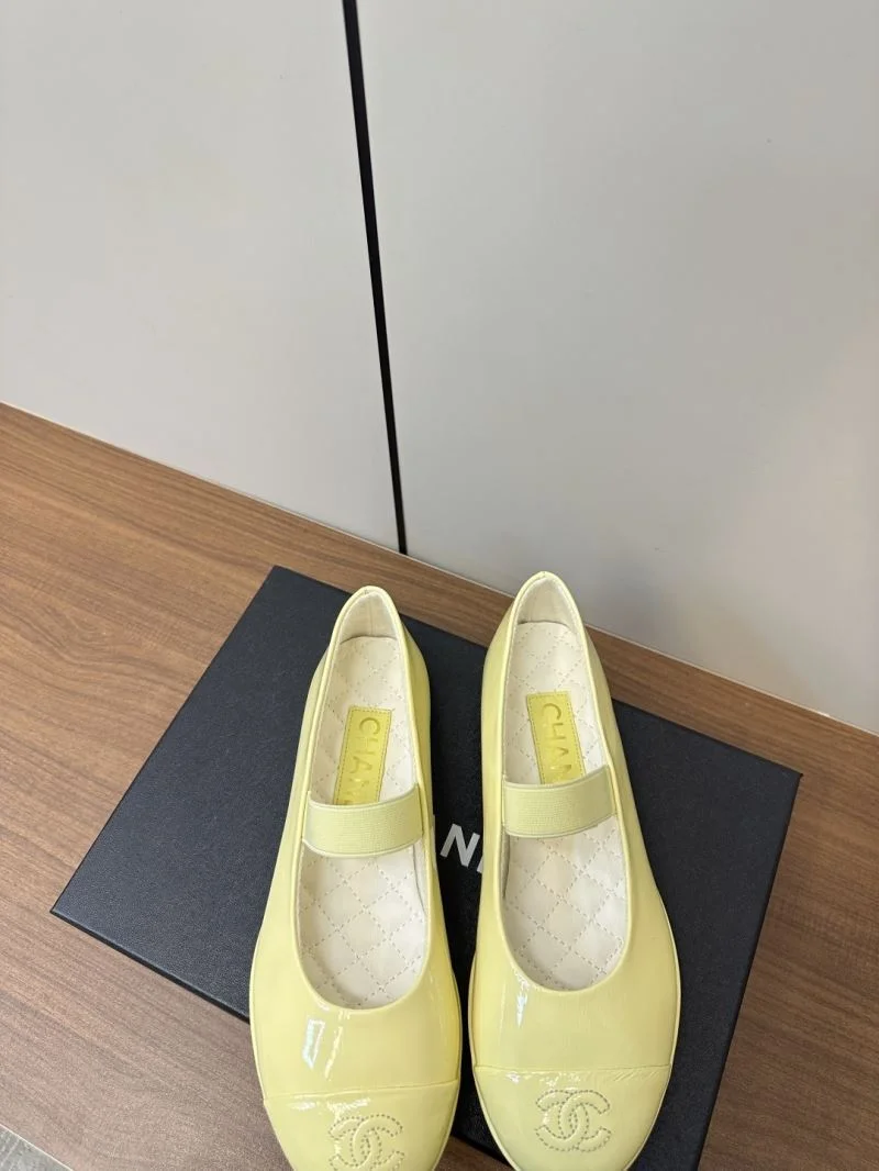 Chanel Flat Shoes Durable 18208