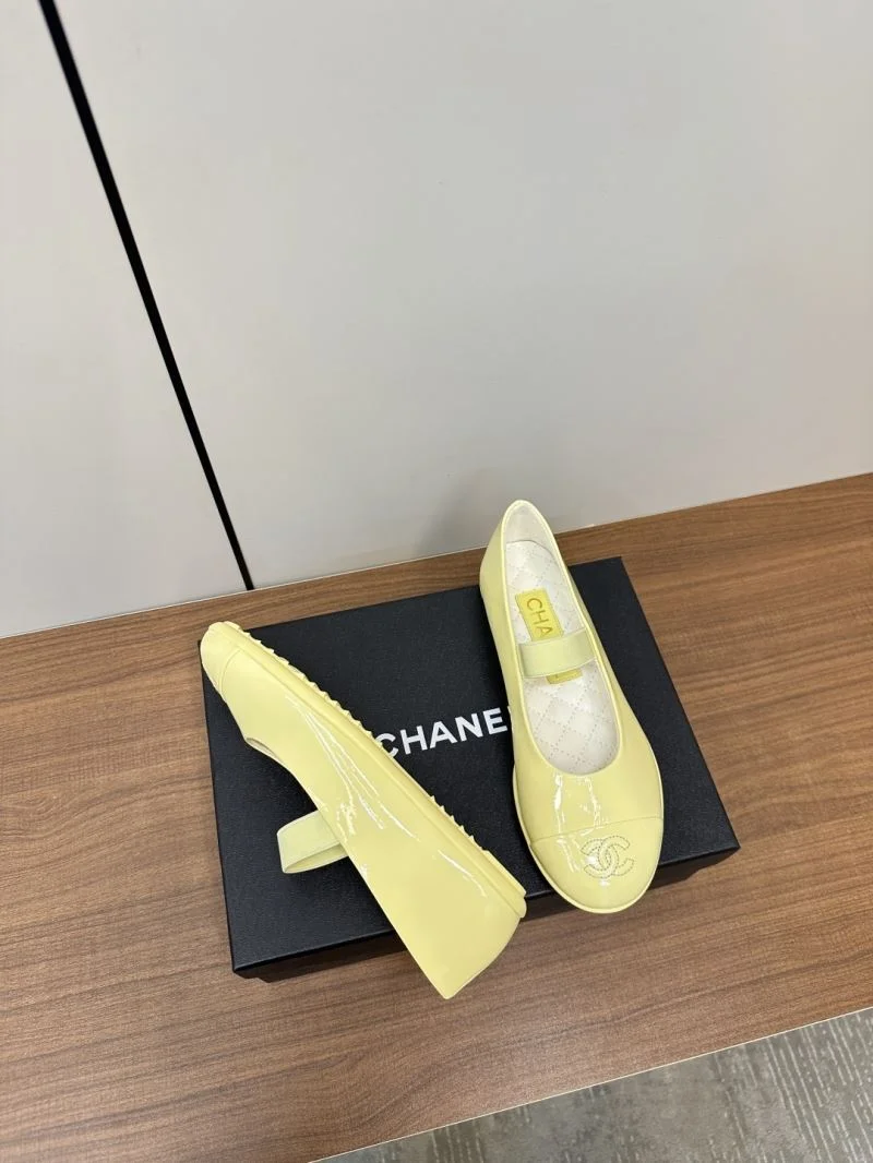 Chanel Flat Shoes Durable 18208