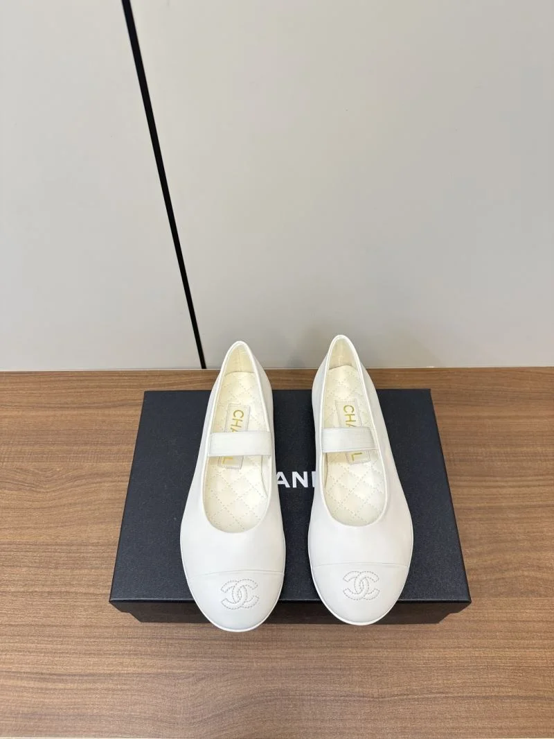 Seasonal Chanel Flat Shoes 18213