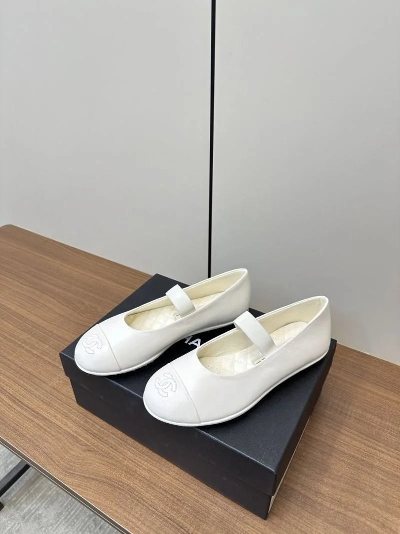 Seasonal Chanel Flat Shoes 18213
