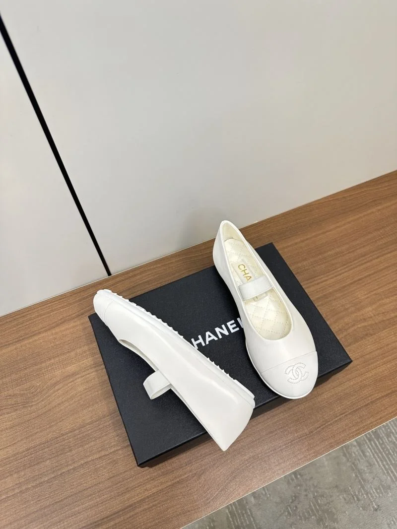 Seasonal Chanel Flat Shoes 18213