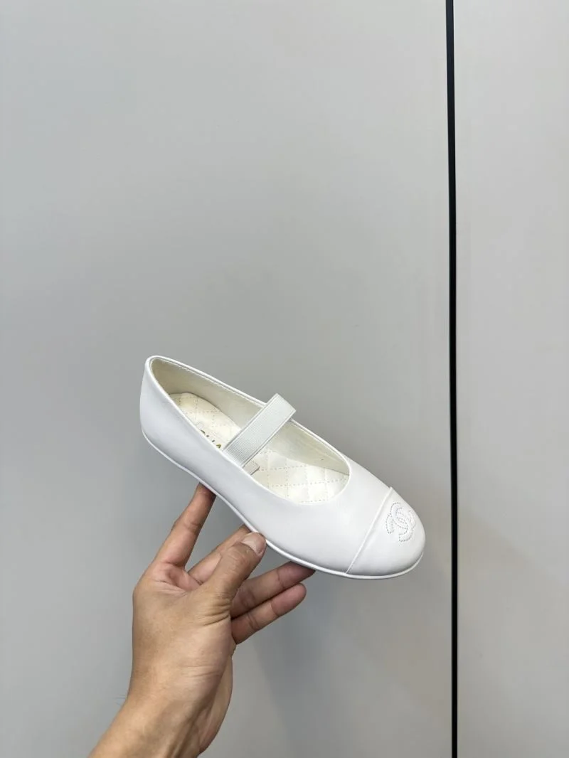 Seasonal Chanel Flat Shoes 18213