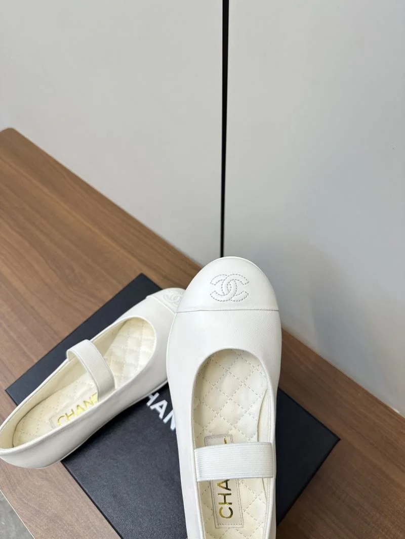 Seasonal Chanel Flat Shoes 18213