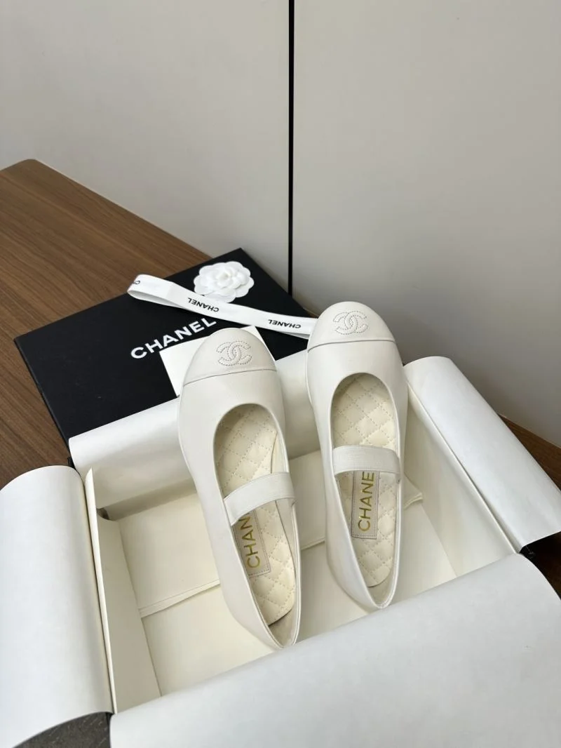 Seasonal Chanel Flat Shoes 18213