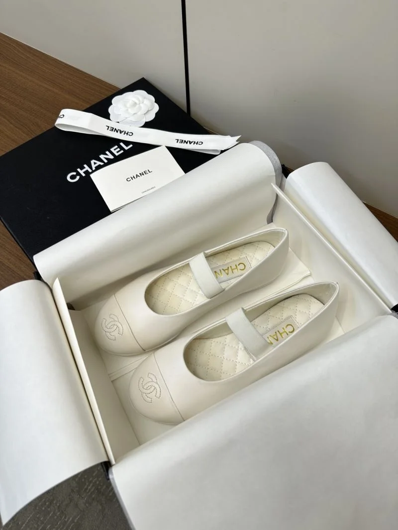 Seasonal Chanel Flat Shoes 18213