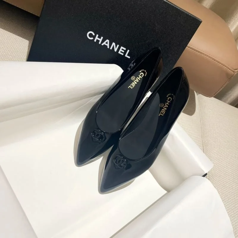 Chanel Flat Shoes StreetReady 18204
