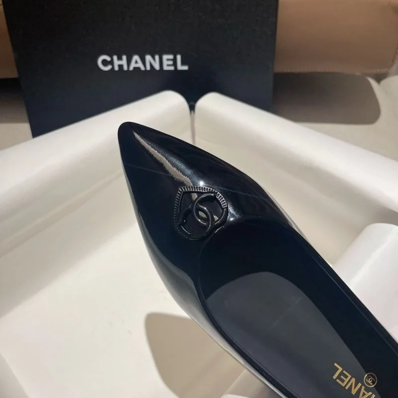 Chanel Flat Shoes StreetReady 18204
