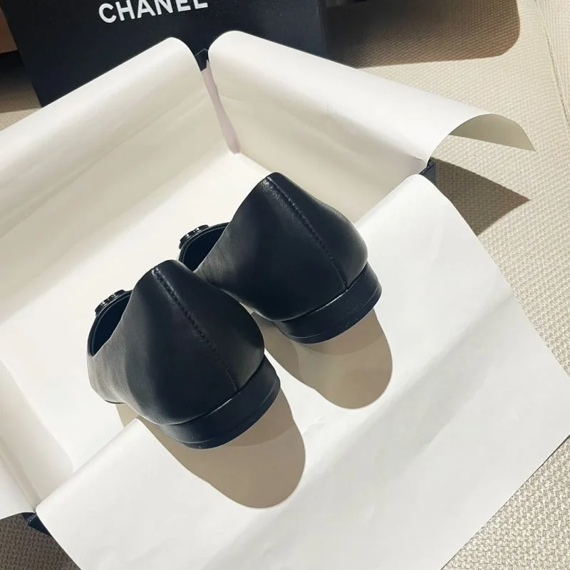 Chanel Flat Shoes Resilient 18210