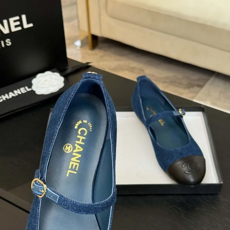 Attractive Chanel Flat Shoes 18209