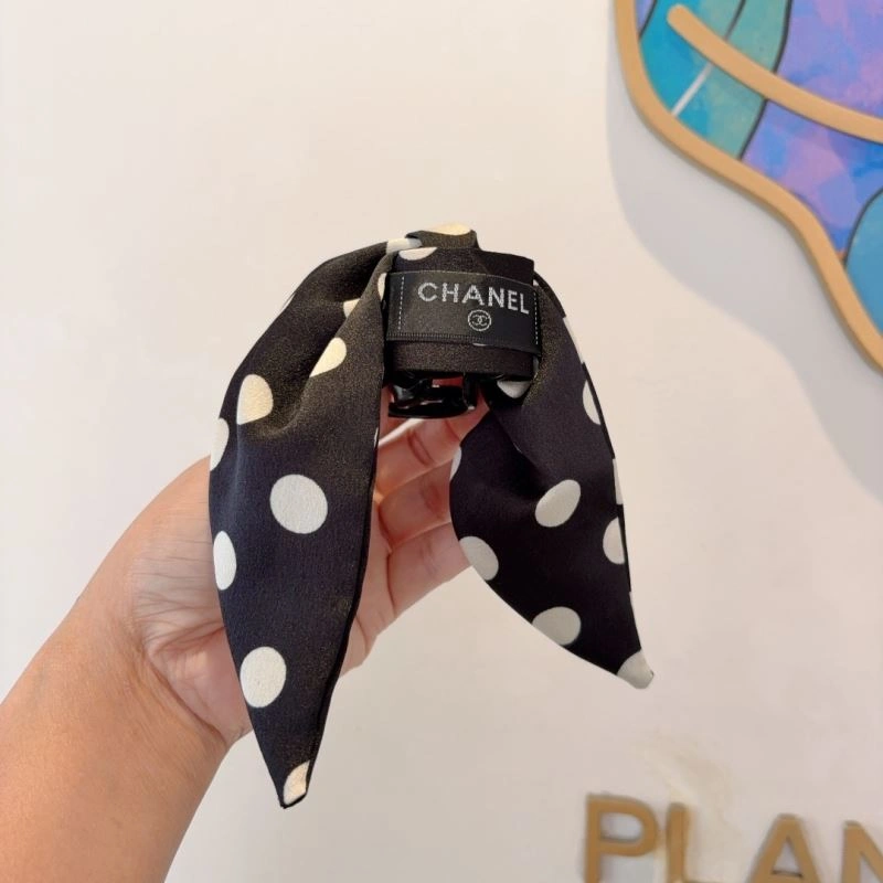 WellDesigned Chanel Hair Hoop 263204