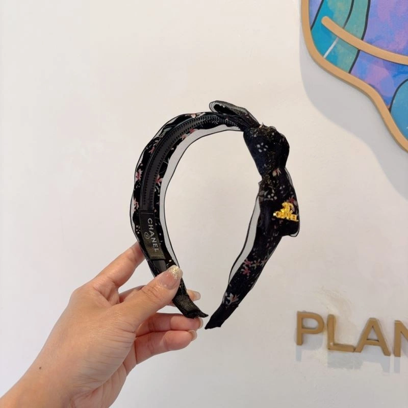 Compact Chanel Hair Hoop 263198