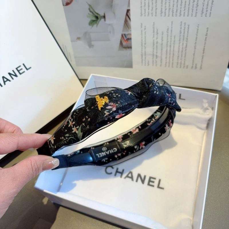 Compact Chanel Hair Hoop 263198