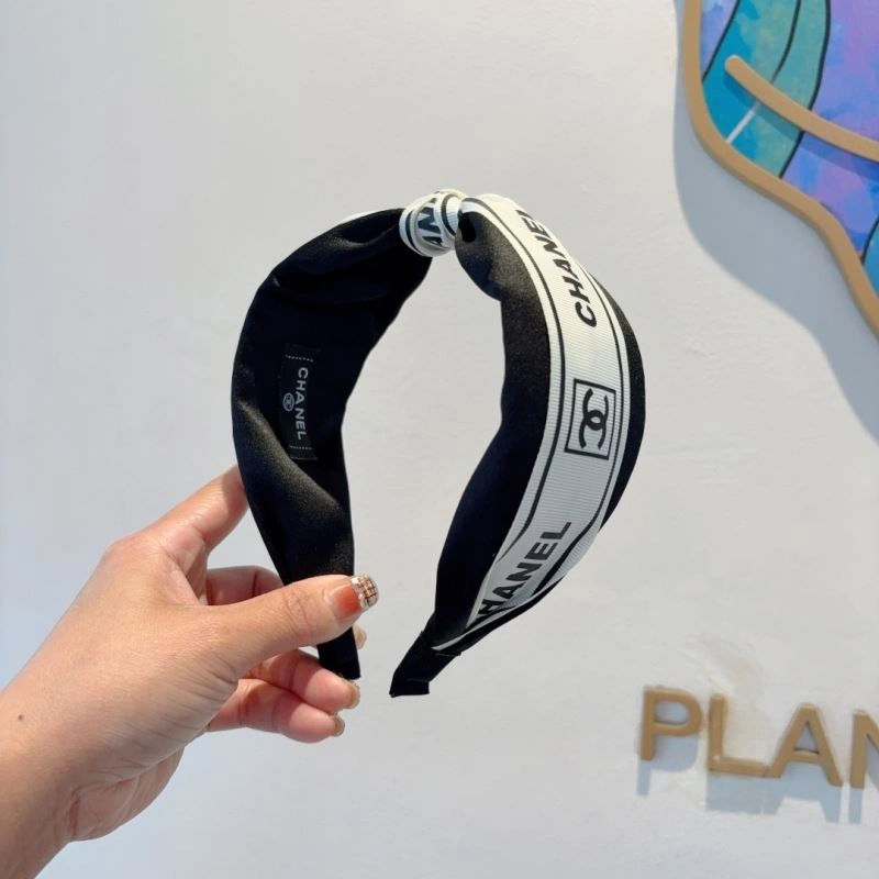 Compact Chanel Hair Hoop 264762