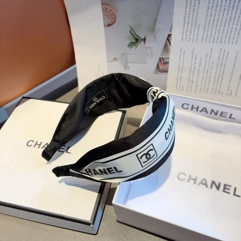 Compact Chanel Hair Hoop 264762