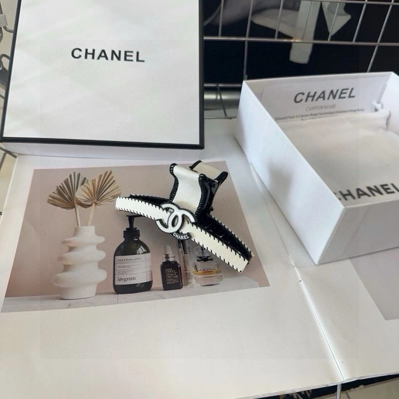 EyeCatching Chanel Hair Hoop 264640