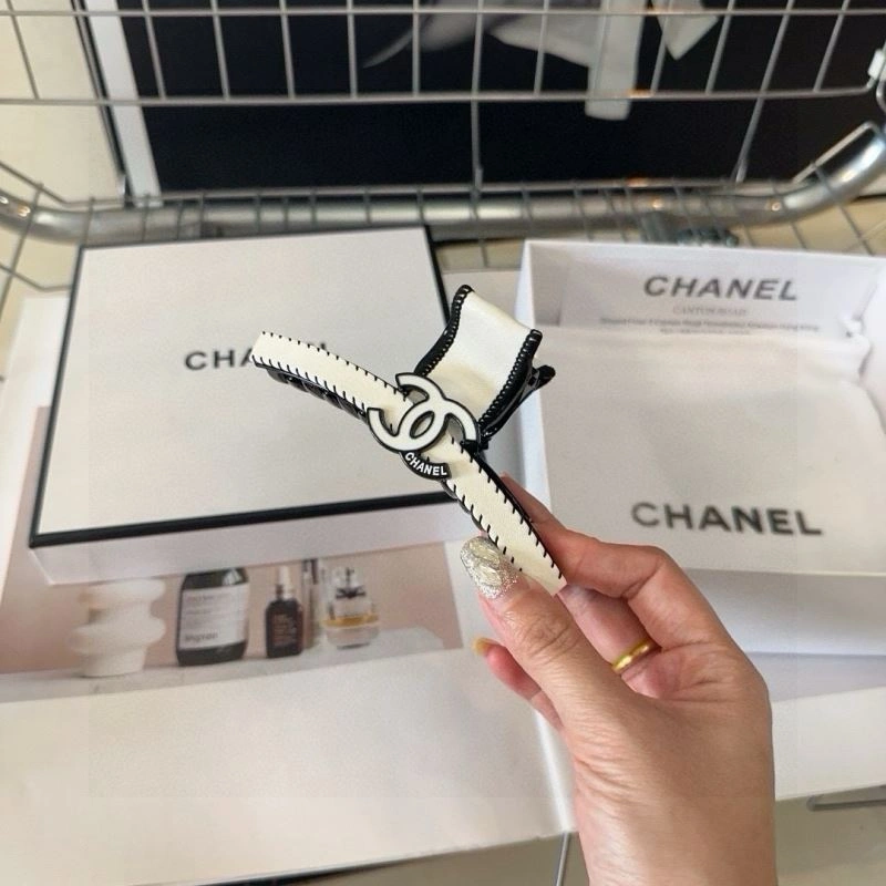 EyeCatching Chanel Hair Hoop 264640