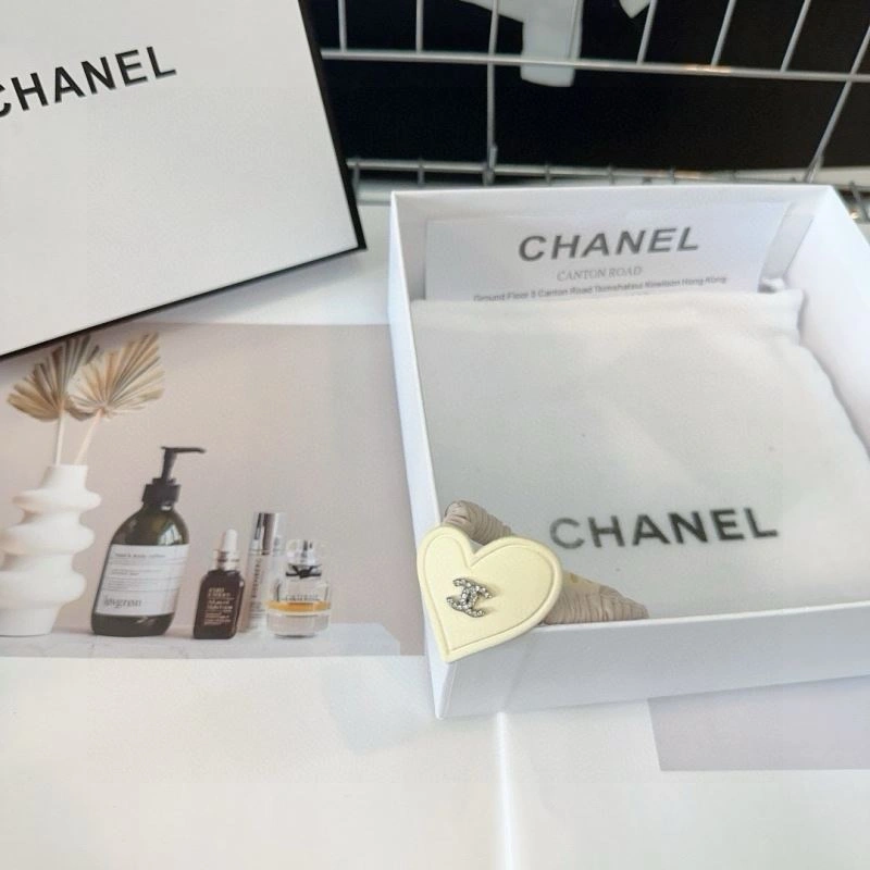 Compact Chanel Hair Hoop 264541