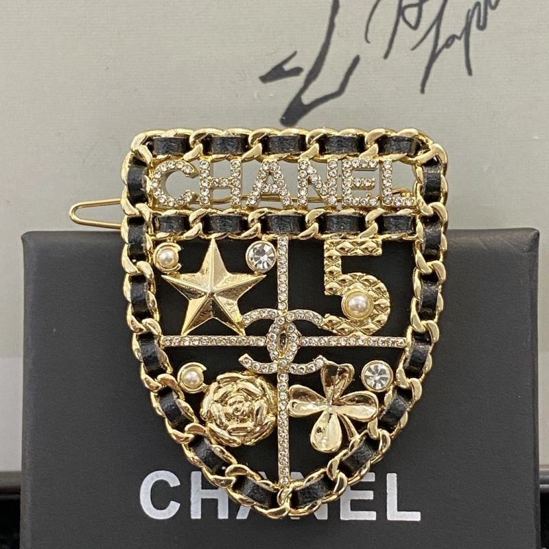 Trendy Chanel Hairpins 231031