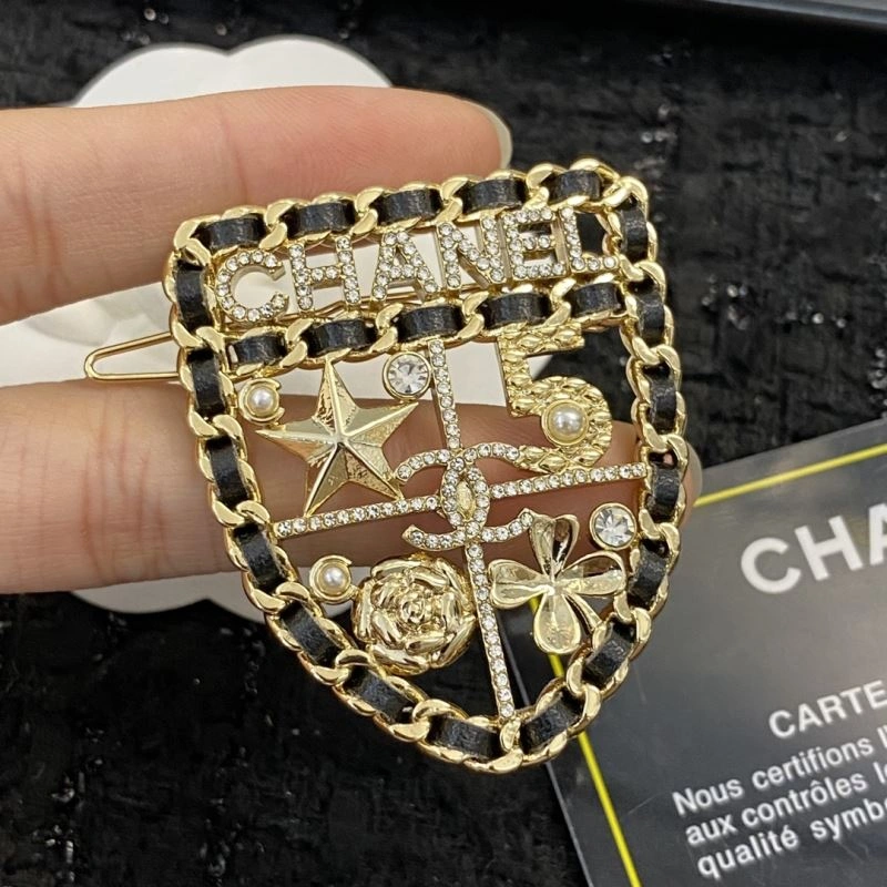 Trendy Chanel Hairpins 231031