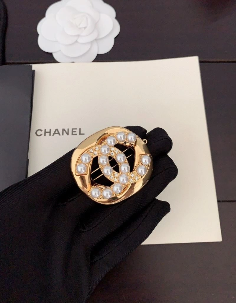 Casual Chanel Hairpins 230526