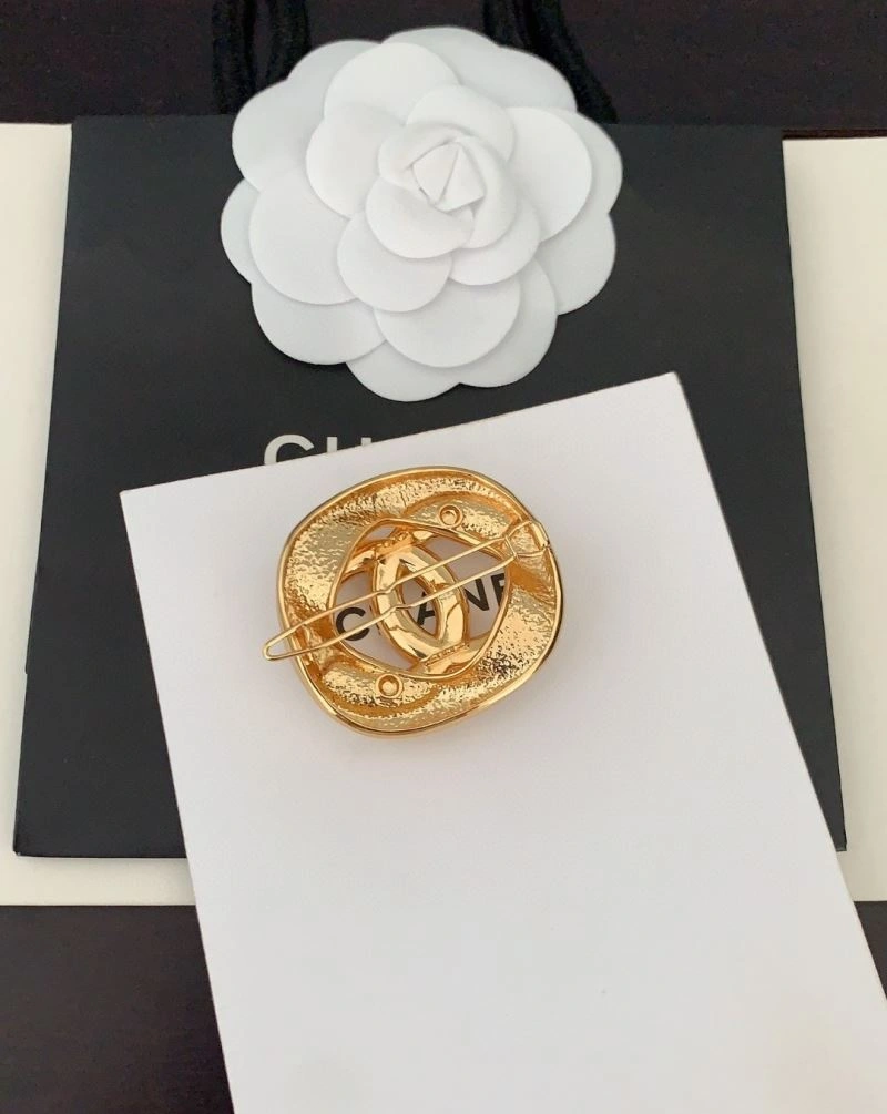 Casual Chanel Hairpins 230526