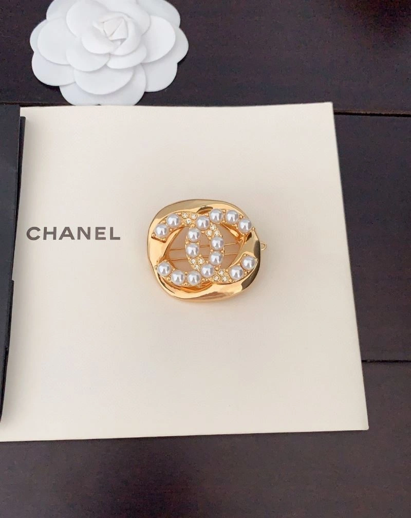 Casual Chanel Hairpins 230526