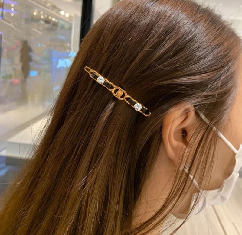 Minimalist Chanel Hairpins 231546