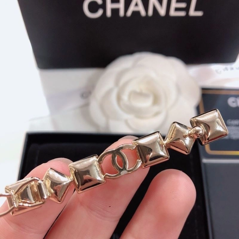 Breathable Chanel Hairpins 227036