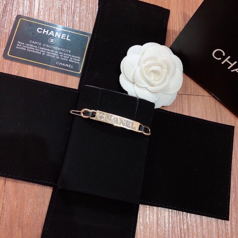 Minimalist Chanel Hairpins 227023