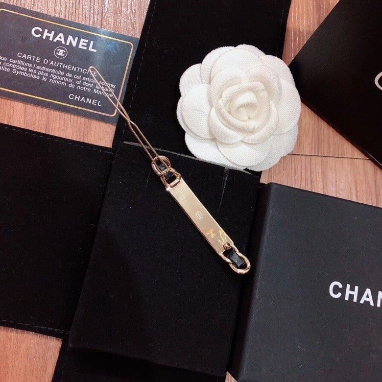 Minimalist Chanel Hairpins 227023