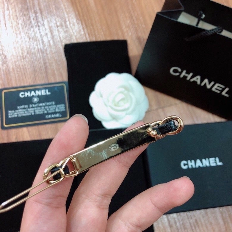 Minimalist Chanel Hairpins 227023