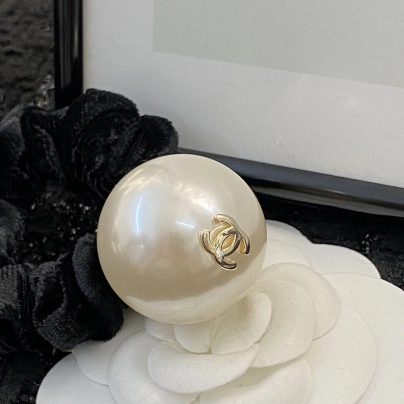 UrbanChic Chanel Hairpins 225882