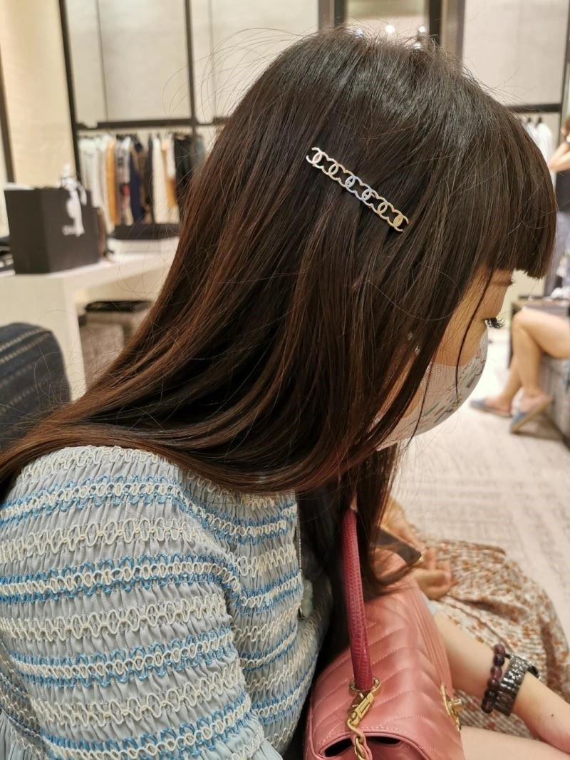 Refined Chanel Hairpins 223569