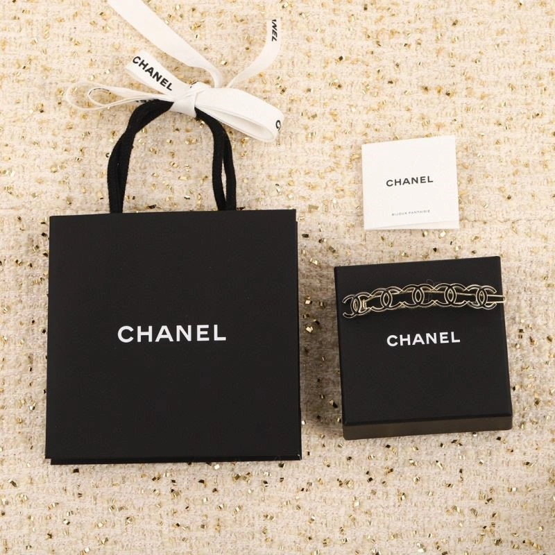 Compact Chanel Hairpins 220910