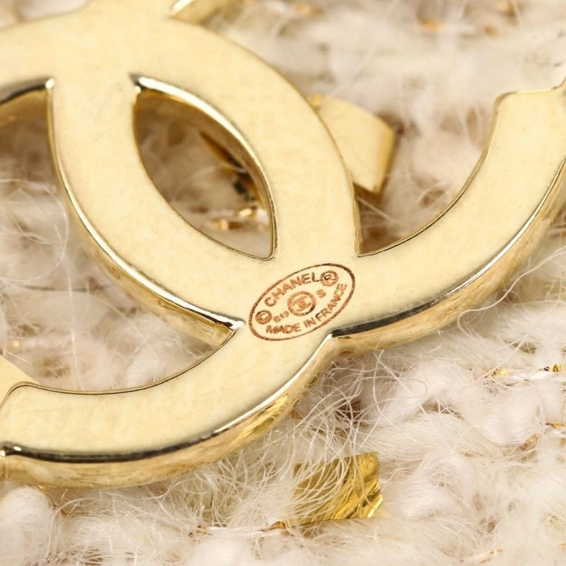 Compact Chanel Hairpins 220910