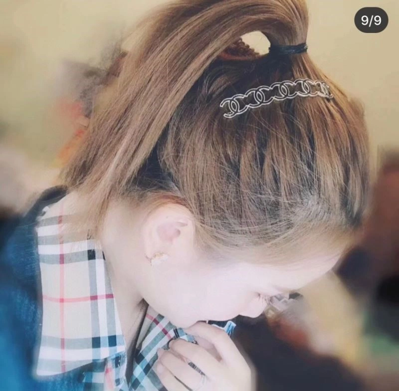 Compact Chanel Hairpins 220910