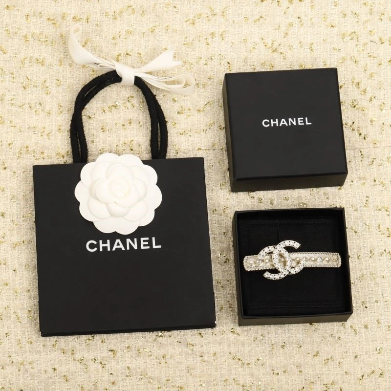 Fashionable Chanel Hairpins 220898