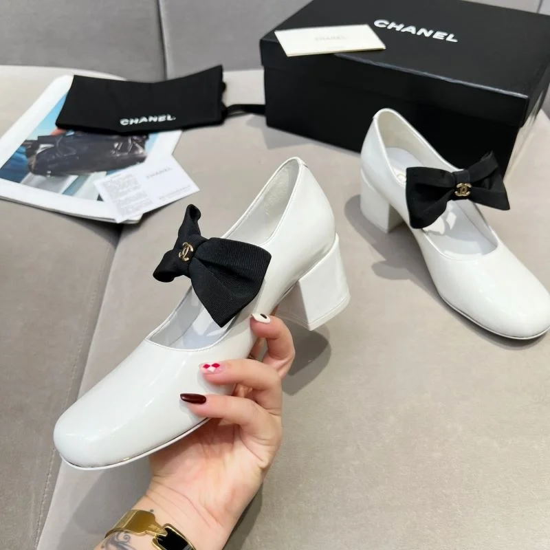Vibrant Chanel Heeled Shoes 20337