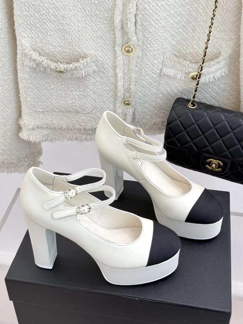 Chanel Heeled Shoes Packable 19296