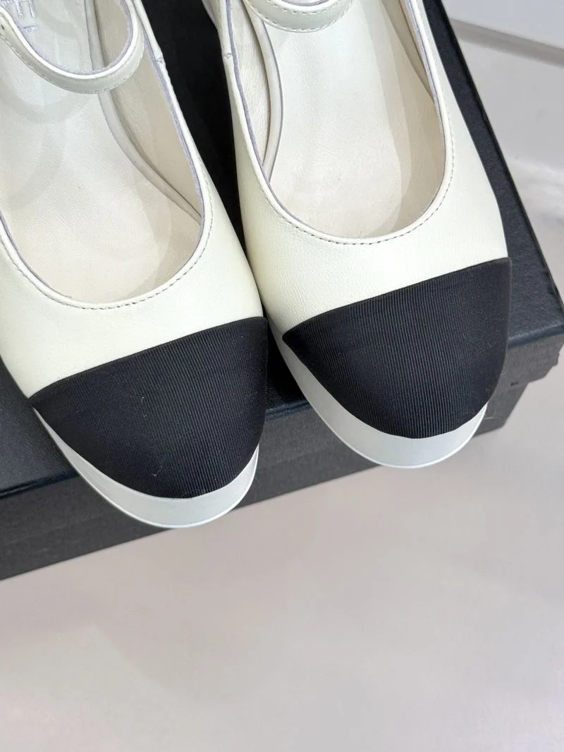 Chanel Heeled Shoes Packable 19296