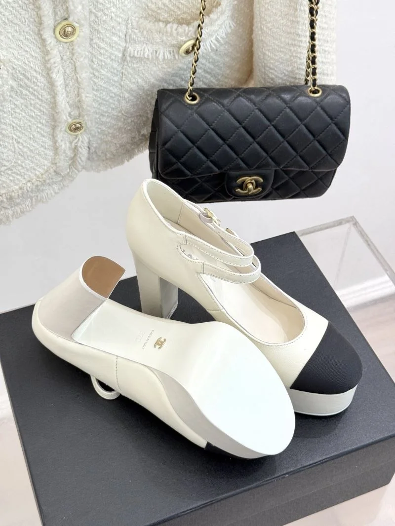 Chanel Heeled Shoes Packable 19296