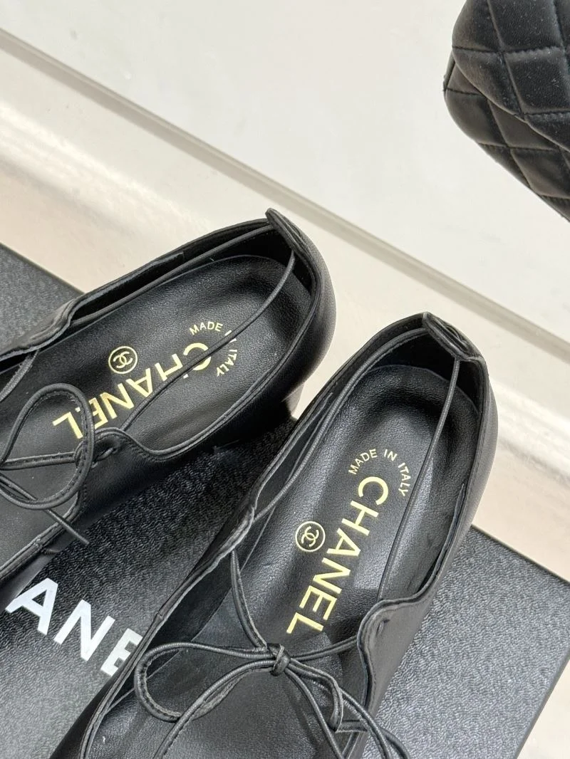 Refined Chanel Heeled Shoes 19317