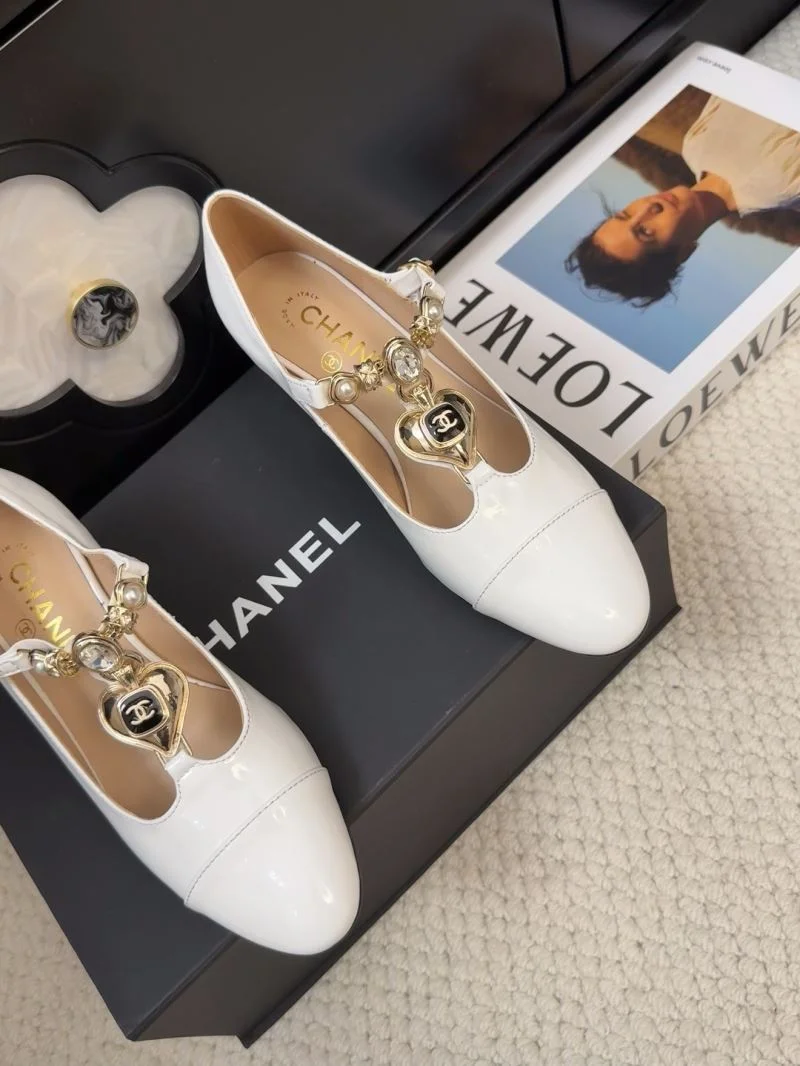 Chanel Heeled Shoes FreshLook 19427
