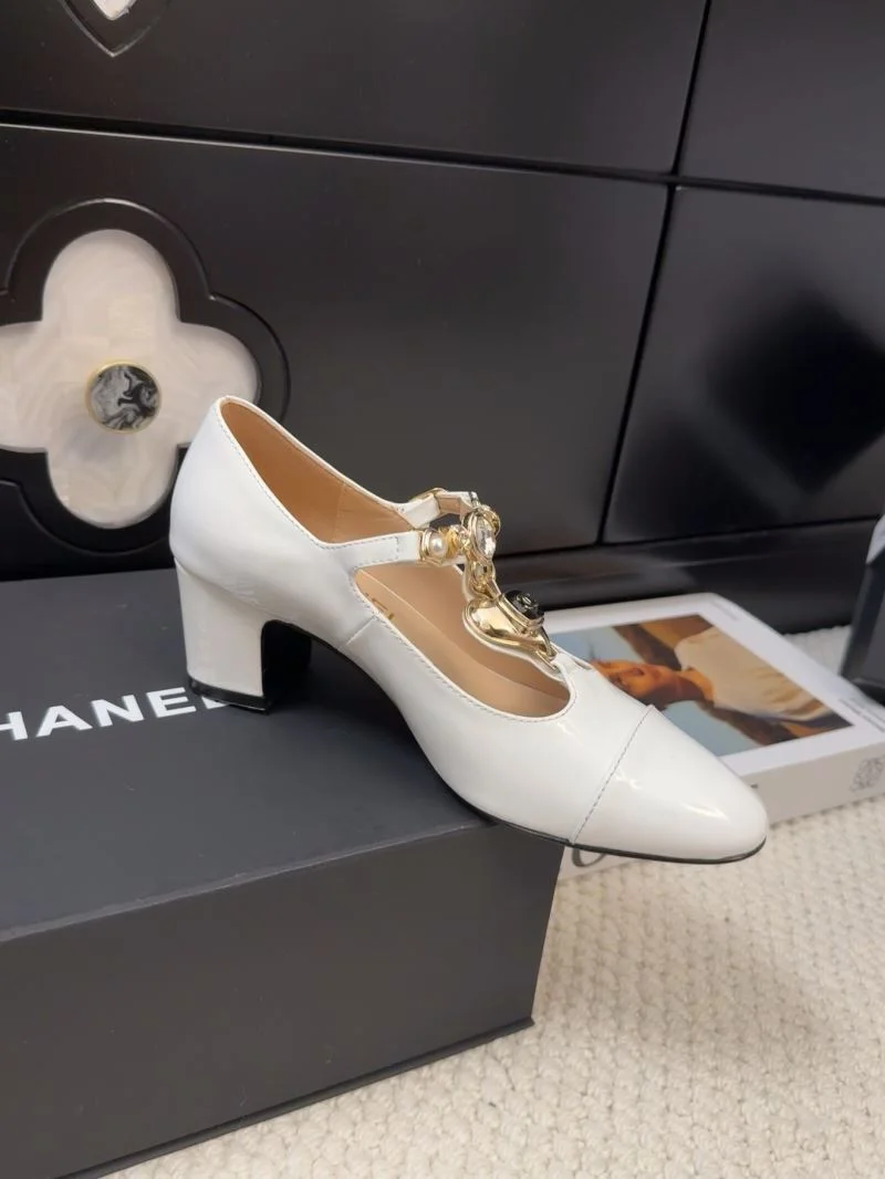 Chanel Heeled Shoes FreshLook 19427