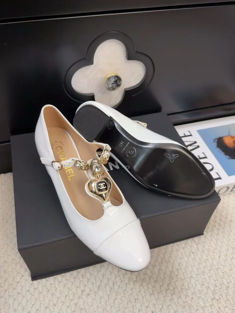 Chanel Heeled Shoes FreshLook 19427
